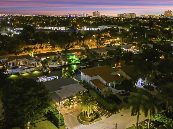 2331 SE 14th Street, Pompano Beach FL 33062