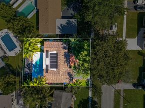 5613 Madison St, Hollywood FL 33023