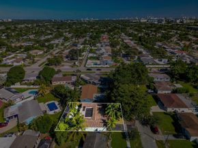 5613 Madison St, Hollywood FL 33023