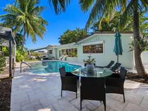 5613 Madison St, Hollywood FL 33023