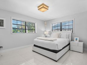 5613 Madison St, Hollywood FL 33023