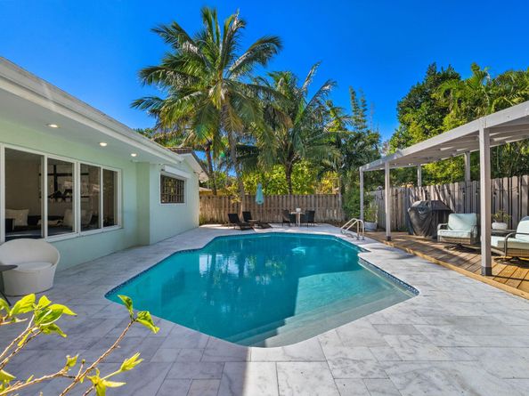 5613 Madison St, Hollywood FL 33023