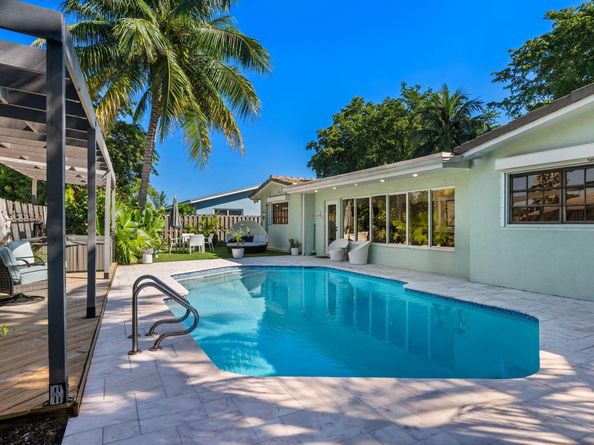 5613 Madison St, Hollywood FL 33023