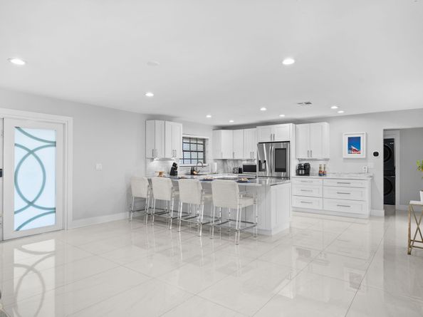 5613 Madison St, Hollywood FL 33023