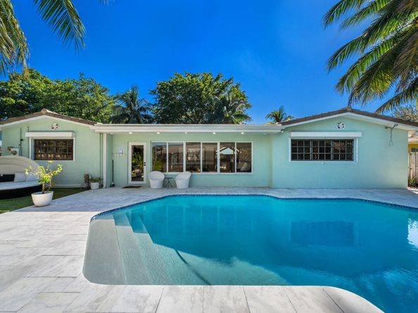 5613 Madison St, Hollywood FL 33023