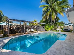 5613 Madison St, Hollywood FL 33023