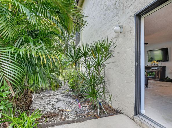 8310 Casa Del Lago 1A, Boca Raton FL 33433