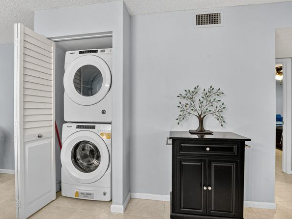 8310 Casa Del Lago 1A, Boca Raton FL 33433