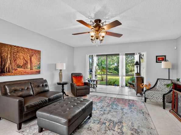 8310 Casa Del Lago 1A, Boca Raton FL 33433