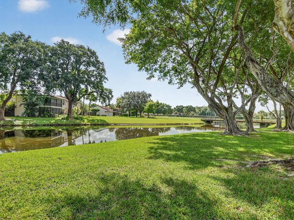 8310 Casa Del Lago 1A, Boca Raton FL 33433