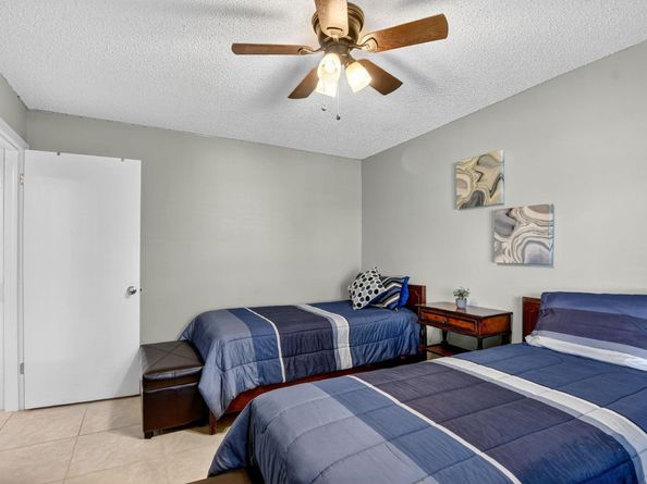 8310 Casa Del Lago 1A, Boca Raton FL 33433