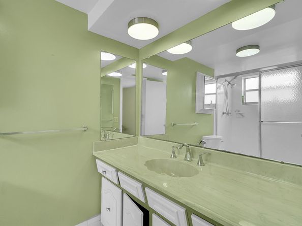 4000 NW 44th Avenue 301, Lauderdale Lakes FL 33319