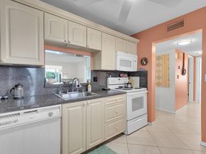 4000 NW 44th Avenue 301, Lauderdale Lakes FL 33319