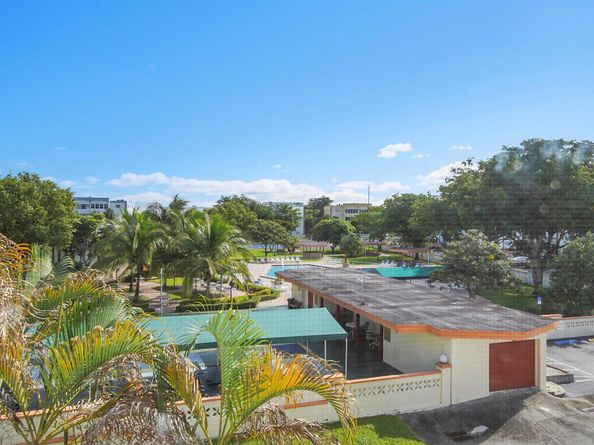 4000 NW 44th Avenue 301, Lauderdale Lakes FL 33319