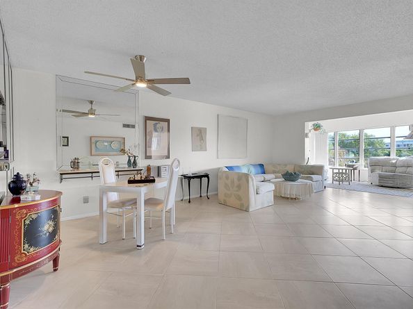 4000 NW 44th Avenue 301, Lauderdale Lakes FL 33319