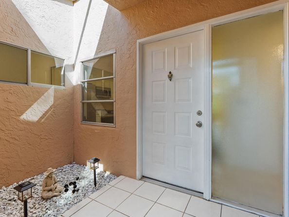 8273 Springtree Road, Boca Raton FL 33496