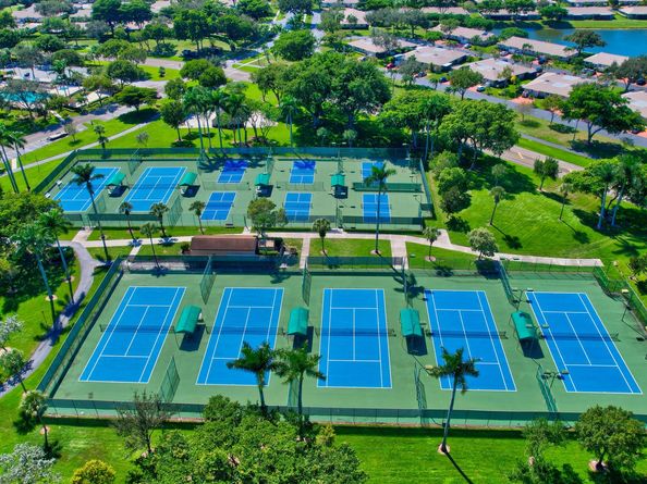 8273 Springtree Road, Boca Raton FL 33496