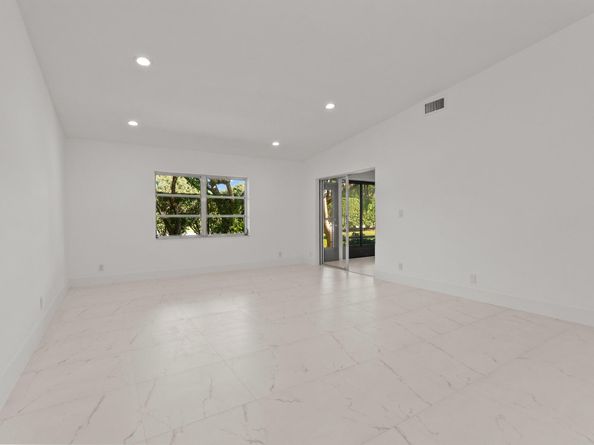 8273 Springtree Road, Boca Raton FL 33496
