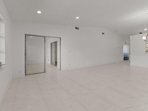 8273 Springtree Road, Boca Raton FL 33496