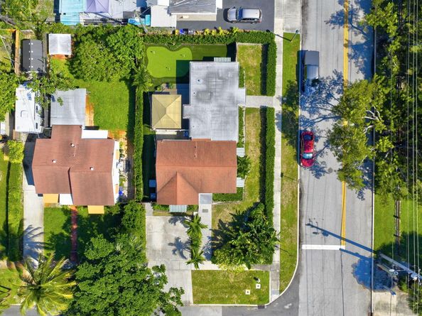 6916 Garden Avenue, West Palm Beach FL 33405