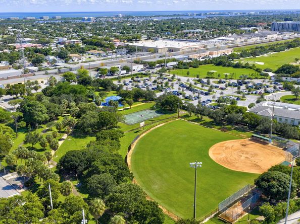 6916 Garden Avenue, West Palm Beach FL 33405