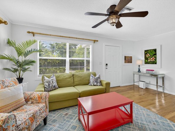 6916 Garden Avenue, West Palm Beach FL 33405