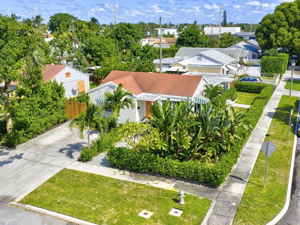 6916 Garden Avenue, West Palm Beach FL 33405