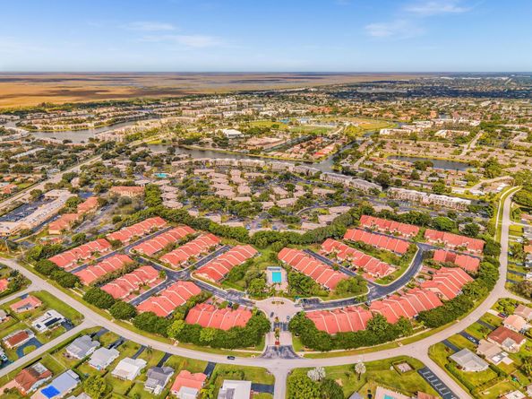 9714 S Malvern Dr 9714, Tamarac FL 33321