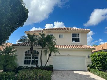 1012 Diamond Head Way
