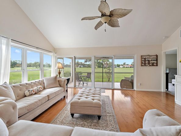 6642 S Pine Court, Palm Beach Gardens FL 33418