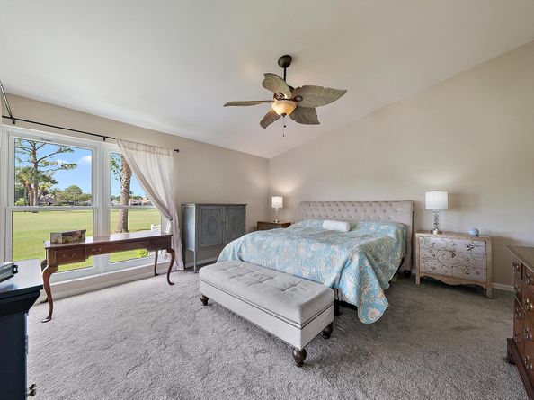 6642 S Pine Court, Palm Beach Gardens FL 33418