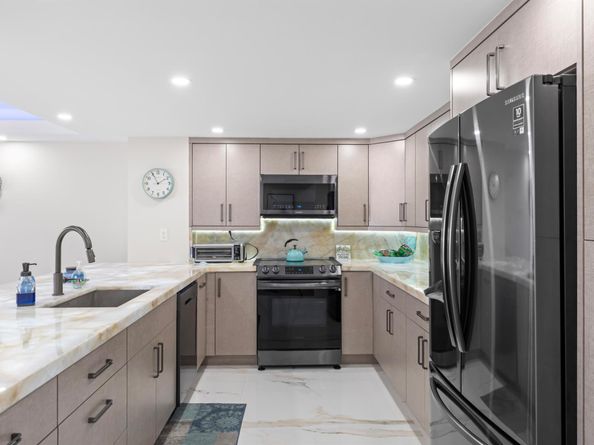 1150 Hillsboro Mile 714, Hillsboro Beach FL 33062