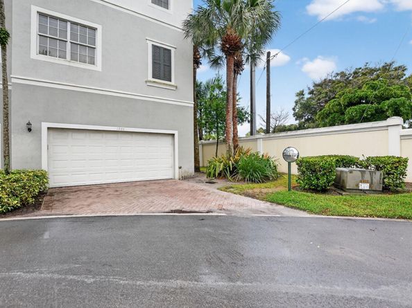 1886 NW 9th Street, Boca Raton FL 33486