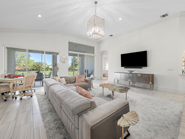 114 Palm Point Circle C, Palm Beach Gardens FL 33418