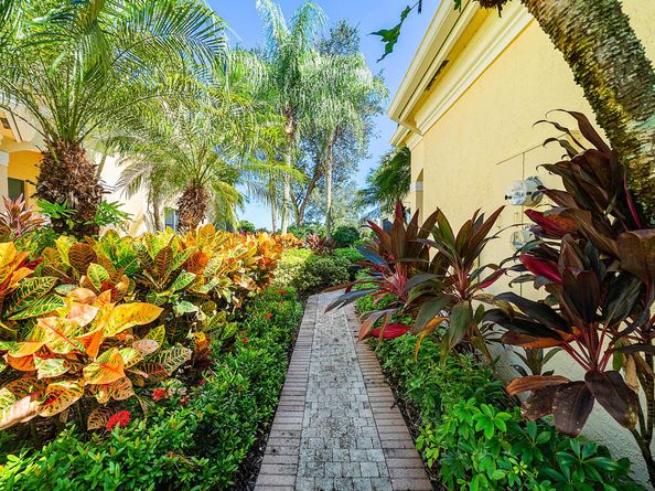 114 Palm Point Circle C, Palm Beach Gardens FL 33418