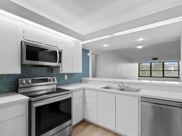 3650 Whitehall Drive 202, West Palm Beach FL 33401