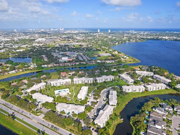 3650 Whitehall Drive 202, West Palm Beach FL 33401
