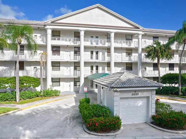 3650 Whitehall Drive 202, West Palm Beach FL 33401
