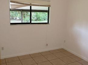 3 Eaton Place, Boynton Beach FL 33426