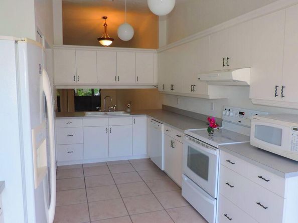 3 Eaton Place, Boynton Beach FL 33426