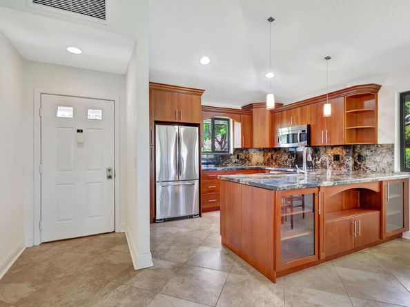 908 Club Drive 908, Palm Beach Gardens FL 33418