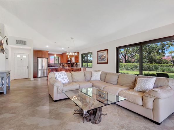 908 Club Drive 908, Palm Beach Gardens FL 33418