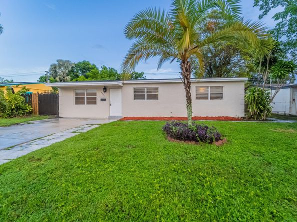 6851 Raleigh St, Hollywood FL 33024