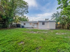 6851 Raleigh St, Hollywood FL 33024
