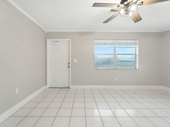 6851 Raleigh St, Hollywood FL 33024
