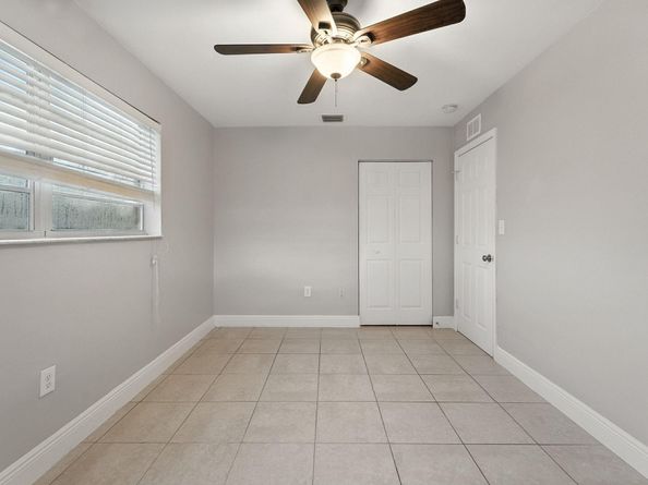 6851 Raleigh St, Hollywood FL 33024
