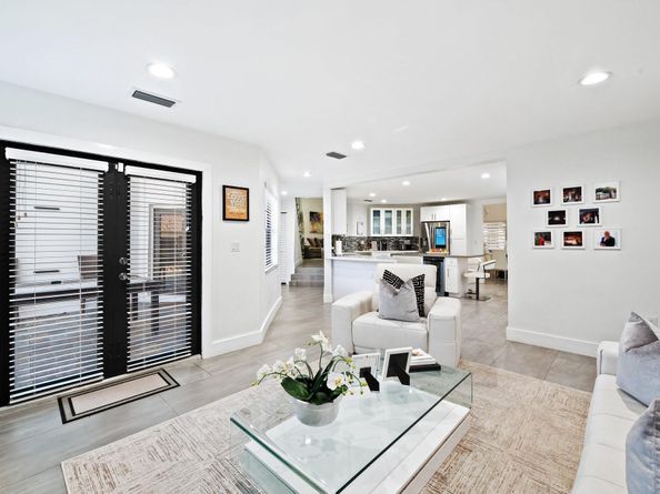 8340 NW 167th Ter, Miami Lakes FL 33016