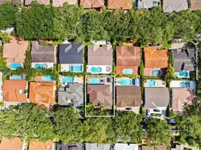 8340 NW 167th Ter, Miami Lakes FL 33016