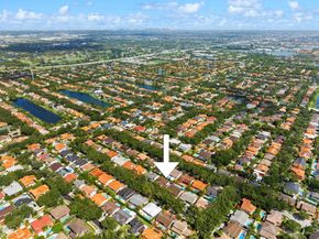 8340 NW 167th Ter, Miami Lakes FL 33016