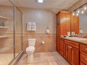 3351 NE 17th Way, Oakland Park FL 33334